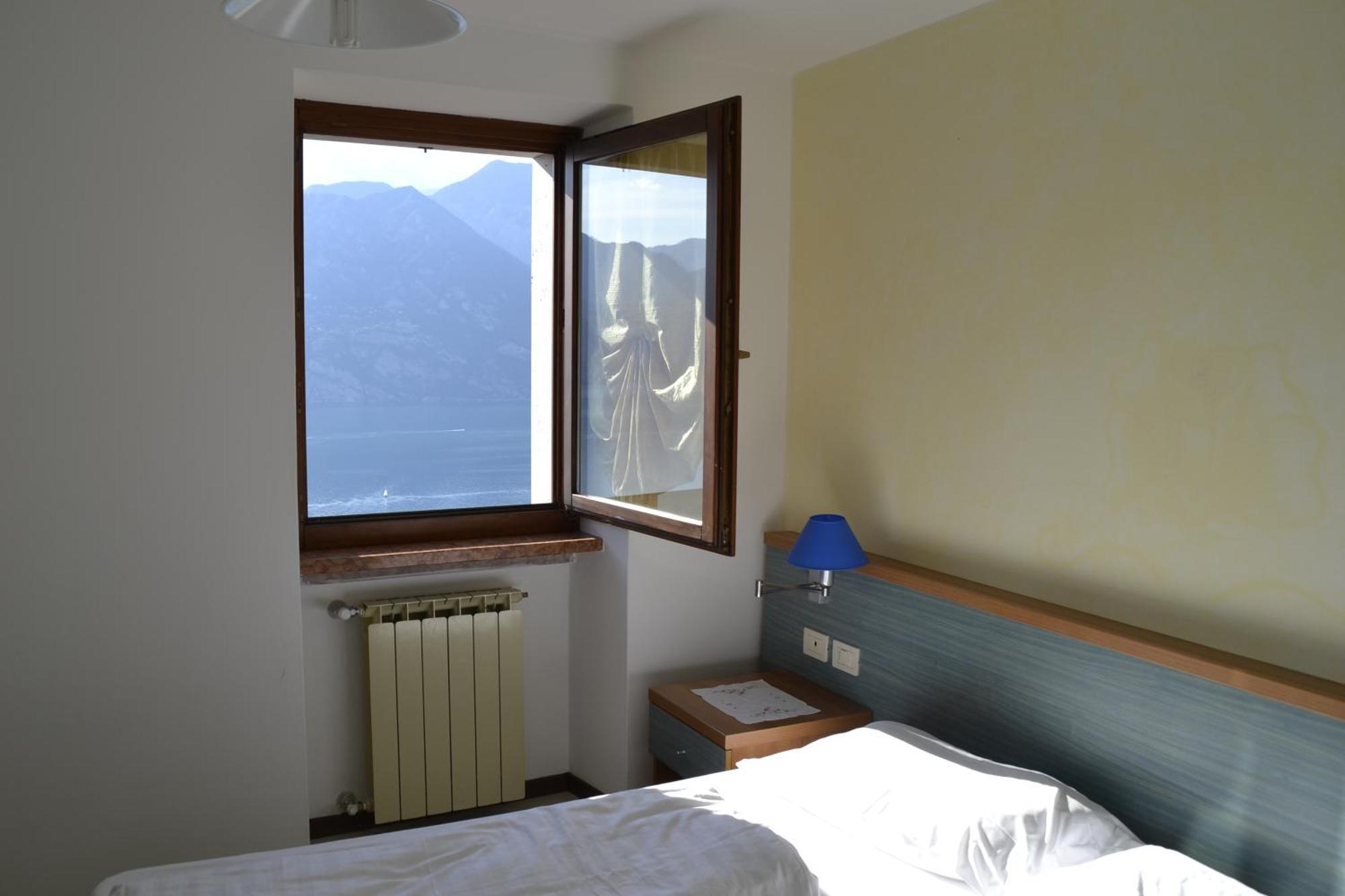 Appartamenti Casa Palazzina Malcesine Exterior photo